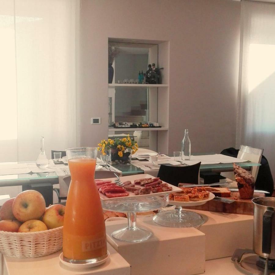 Largo Fileni 7 Bed & Breakfast San Benedetto del Tronto Exterior photo